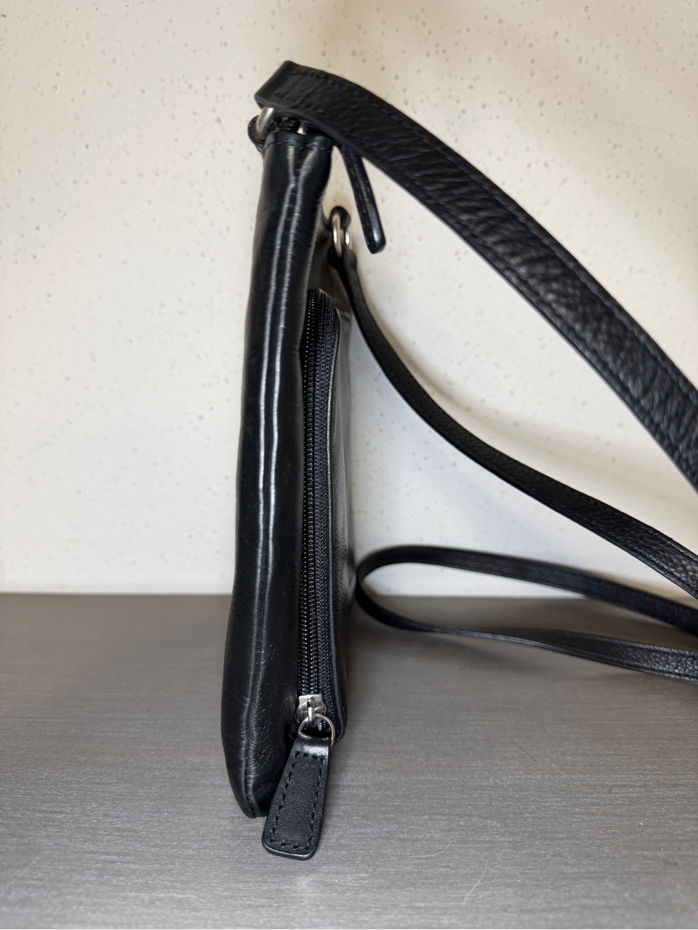 Vintage Fossil Black Leather Crossbody Bag With Integrated Wallet Excellent Cond - Picture 4 of 7
